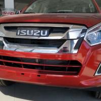 Isuzu D-Max 2018+ Far Çerçevesi Kaplama Nikelaj Sinyal Çizgili