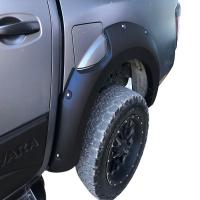 Nissan Navara NP300 2018 Adblue Çıkıntılı Civatalı Çamurluk Kaplama Dodik