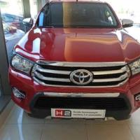 Toyota Hilux Revo 2016-2019 Far Çerçevesi Kaplama Siyah